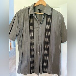 LG (16-16 1/2) VanHeusen- Men- short sleeve- Gray with Black button up shirt